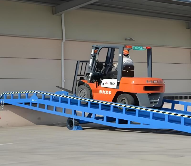 湘潭移动式卸货平台（叉车用）